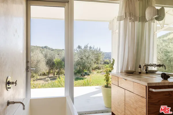 $3,000,000 | 1742 Deerhill Trail, Topanga, CA 90290