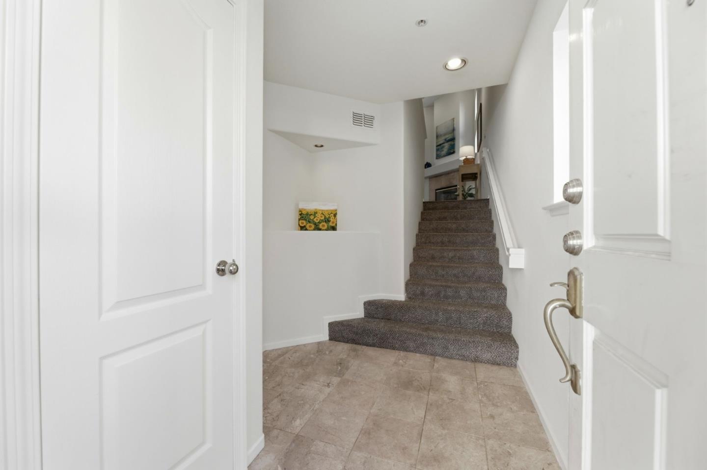 992 Alpine Terrace, Unit 6 Sunnyvale, CA 94086 - Photo 6 of 37