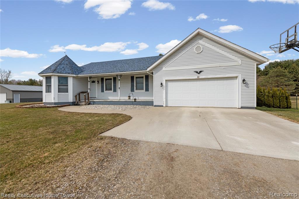 12060 Speaker Road Yale, MI 48097 - Photo 3 of 29