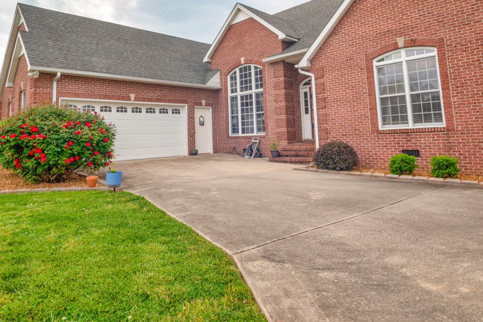 132 Hunters Ridge Drive Tullahoma, TN 37388 - Photo 3 of 27 Gallery Image 3
