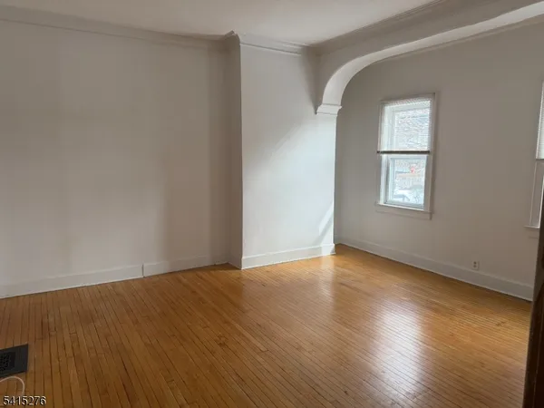 $2,000 | 59 Walnut Street, Unit 1, Montclair, NJ 07042