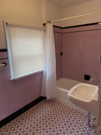 $2,000 | 59 Walnut Street, Unit 1, Montclair, NJ 07042