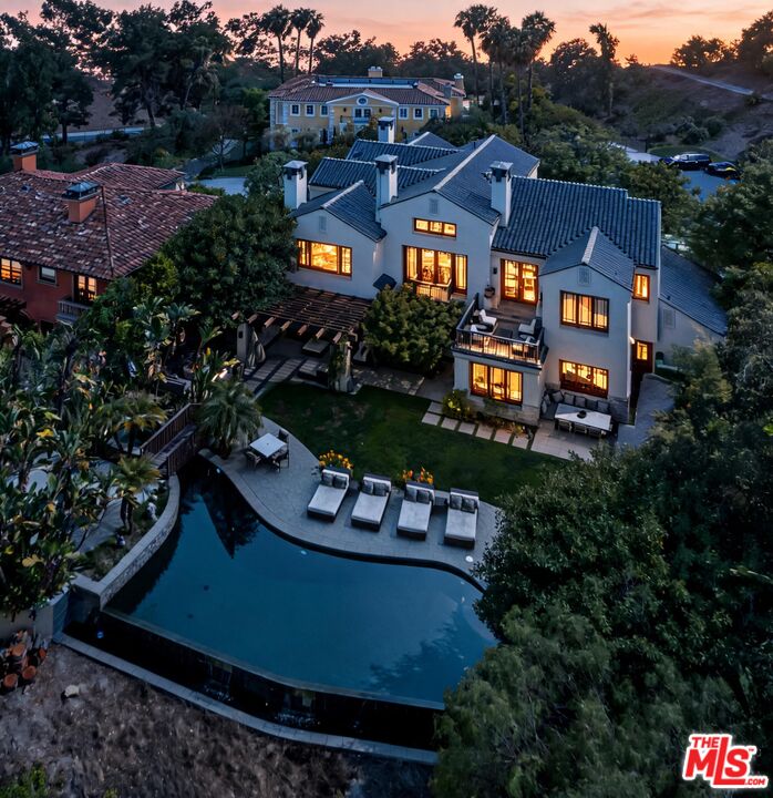 13947 Durham Road Beverly Hills, CA 90210 - Photo 4 of 46