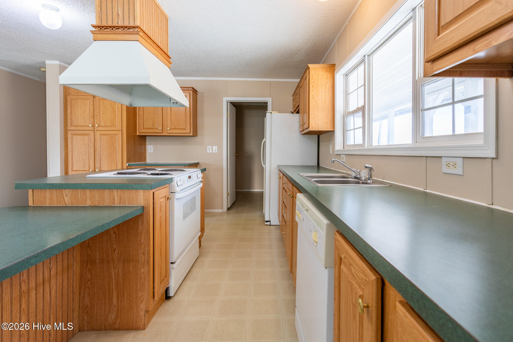 330 Old Hertford Road Edenton, NC 27932 - Photo 16 of 32 Kitchen3