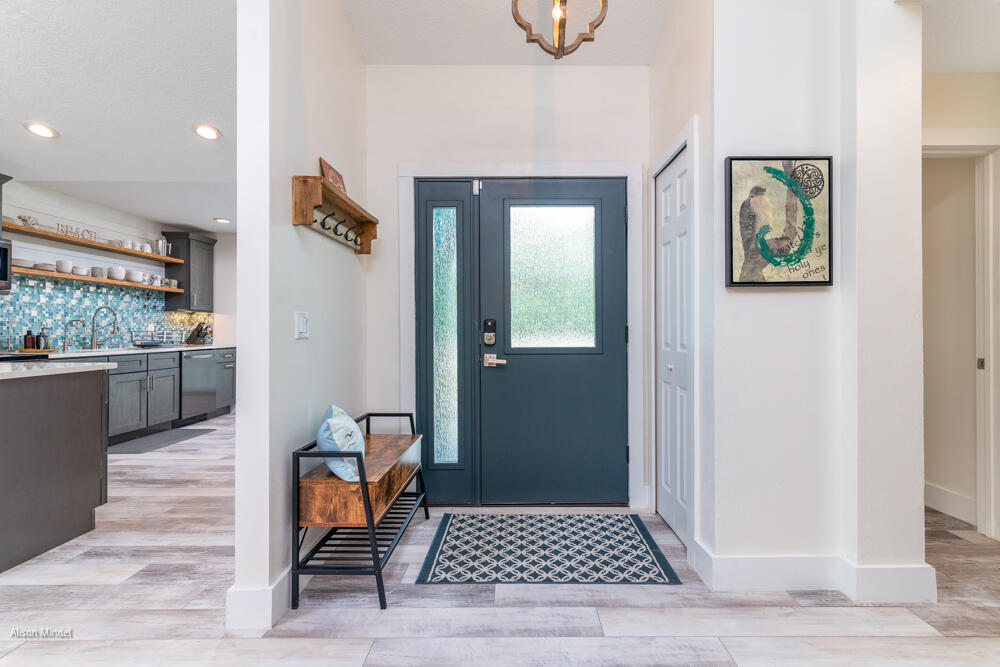 4005 Post Road Melbourne, FL 32934 - Photo 23 of 70 Welcoming Foyer