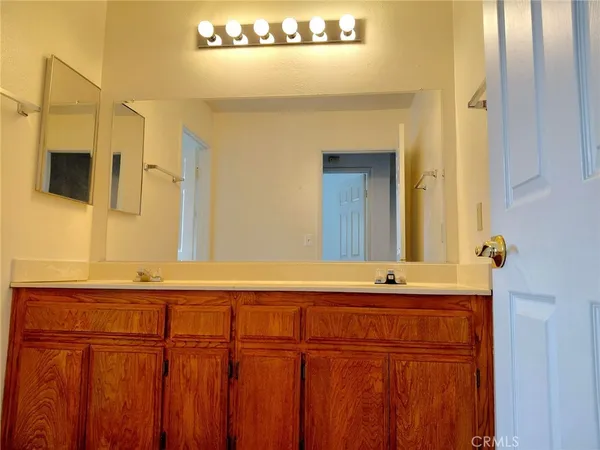 $1,800 | 11496 Nautical Lane, Unit 30, Helendale, CA 92342