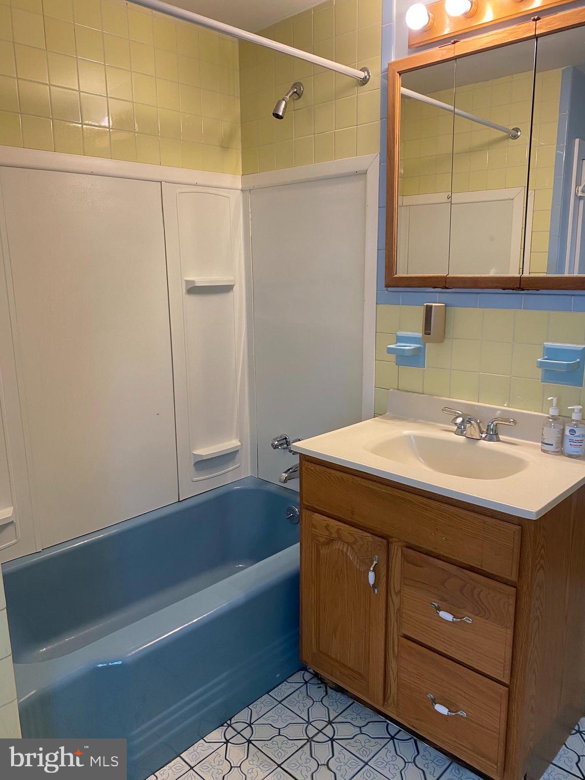 1105 Bath Road Bristol, PA 19007 - Photo 14 of 38 Hall full bath