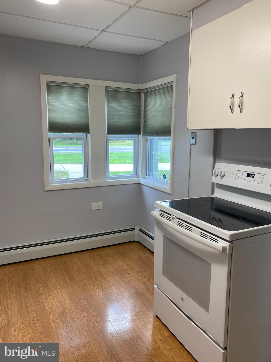 1105 Bath Road Bristol, PA 19007 - Photo 17 of 38 Kitchen nook area
