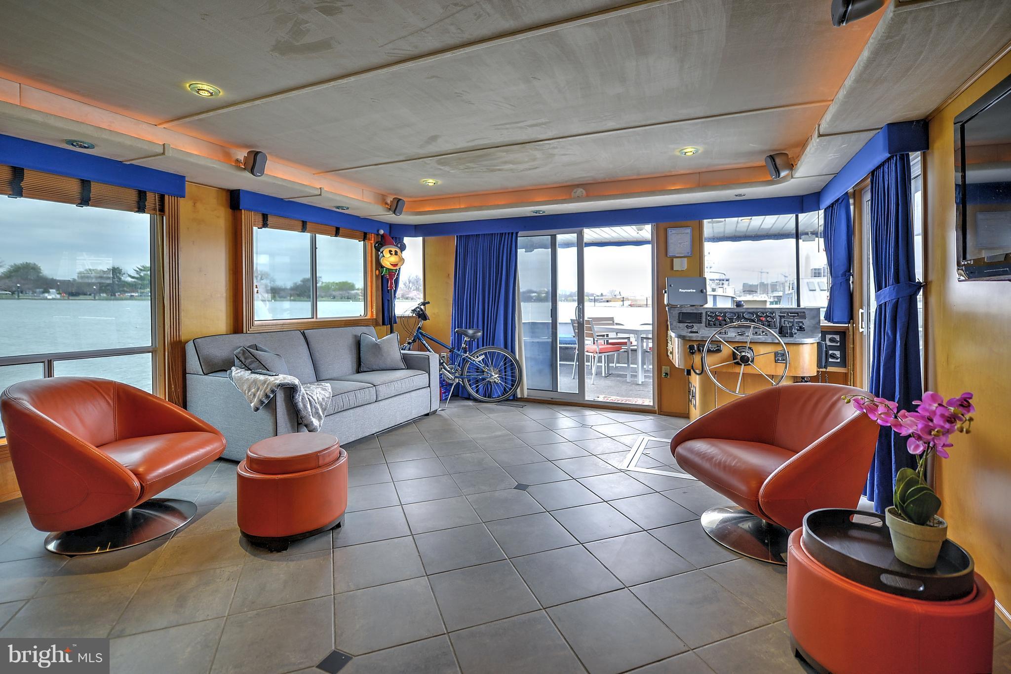 600 Water Street Southwest Washington, DC 20024 - Photo 2 of 30 Family Room