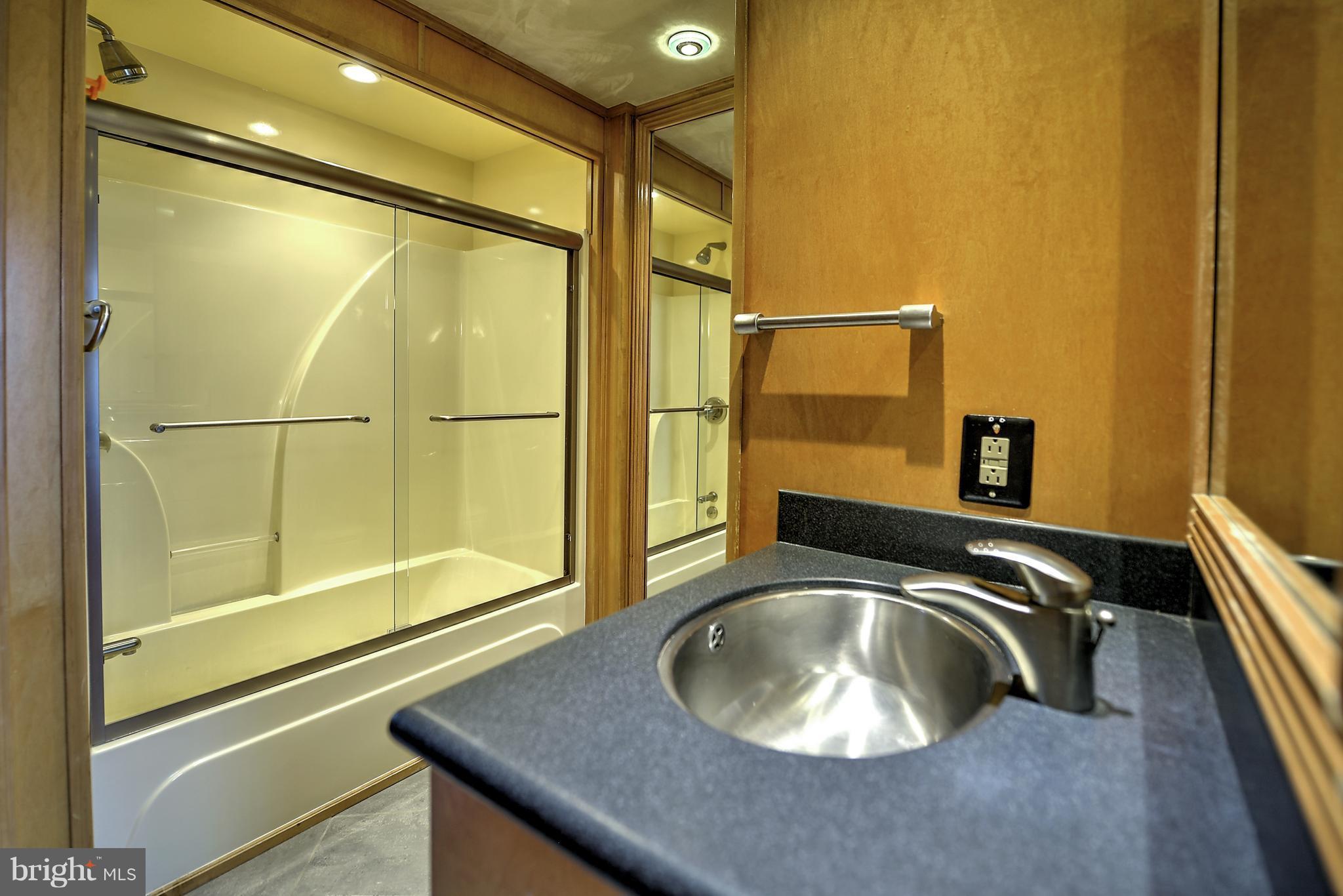 600 Water Street Southwest Washington, DC 20024 - Photo 12 of 30 Bath