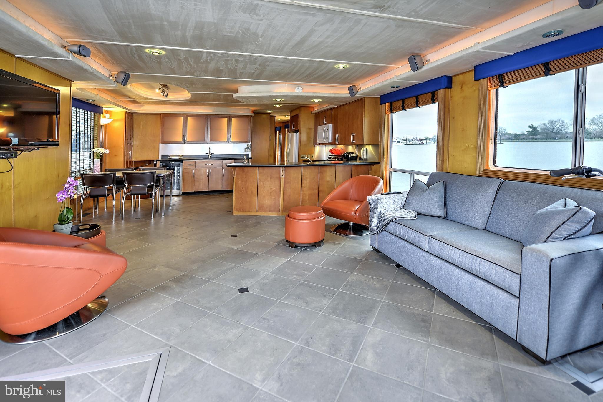 600 Water Street Southwest Washington, DC 20024 - Photo 3 of 30 Family Room