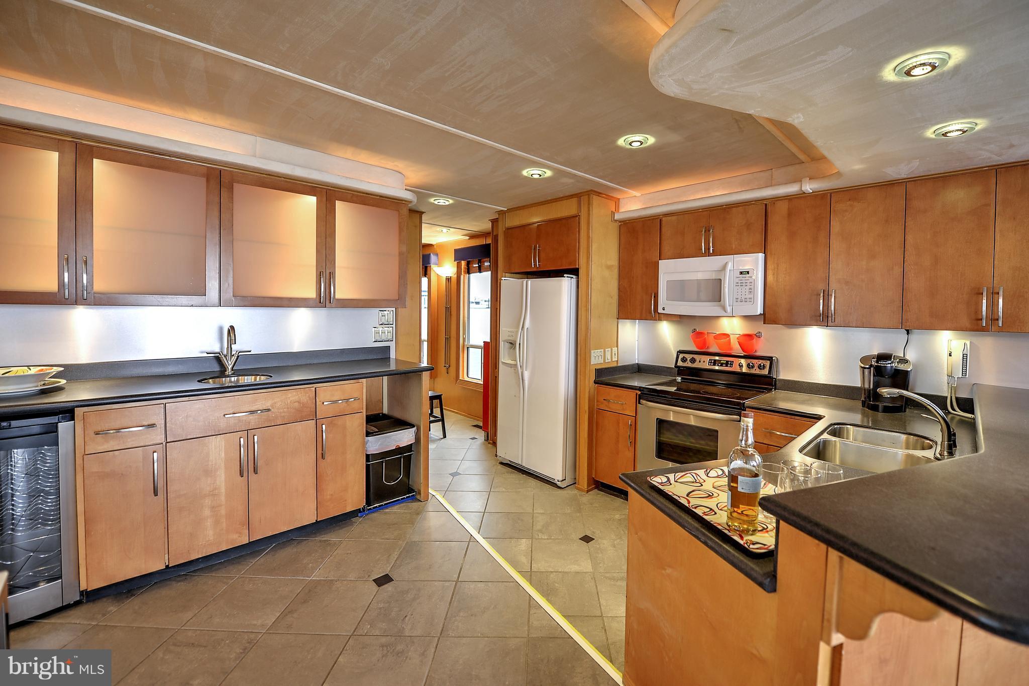 600 Water Street Southwest Washington, DC 20024 - Photo 6 of 30 Kitchen