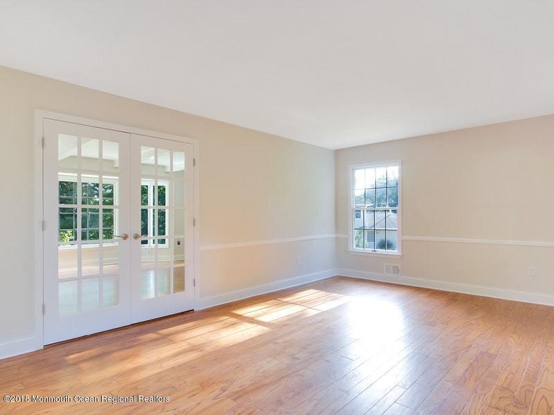 44 Fox Hill Road Middletown, NJ 07748 - Photo 11 of 27 006-291587-IMG_6568_7017893
