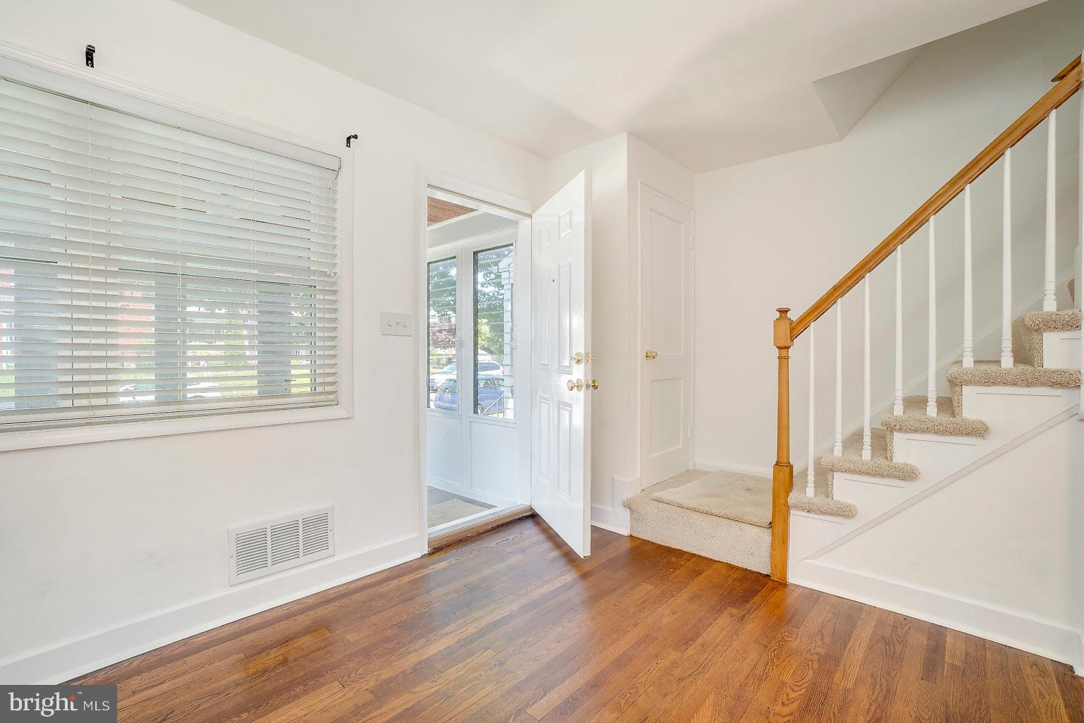 1907 Stanhope Road Baltimore, MD 21222 - Photo 5 of 32