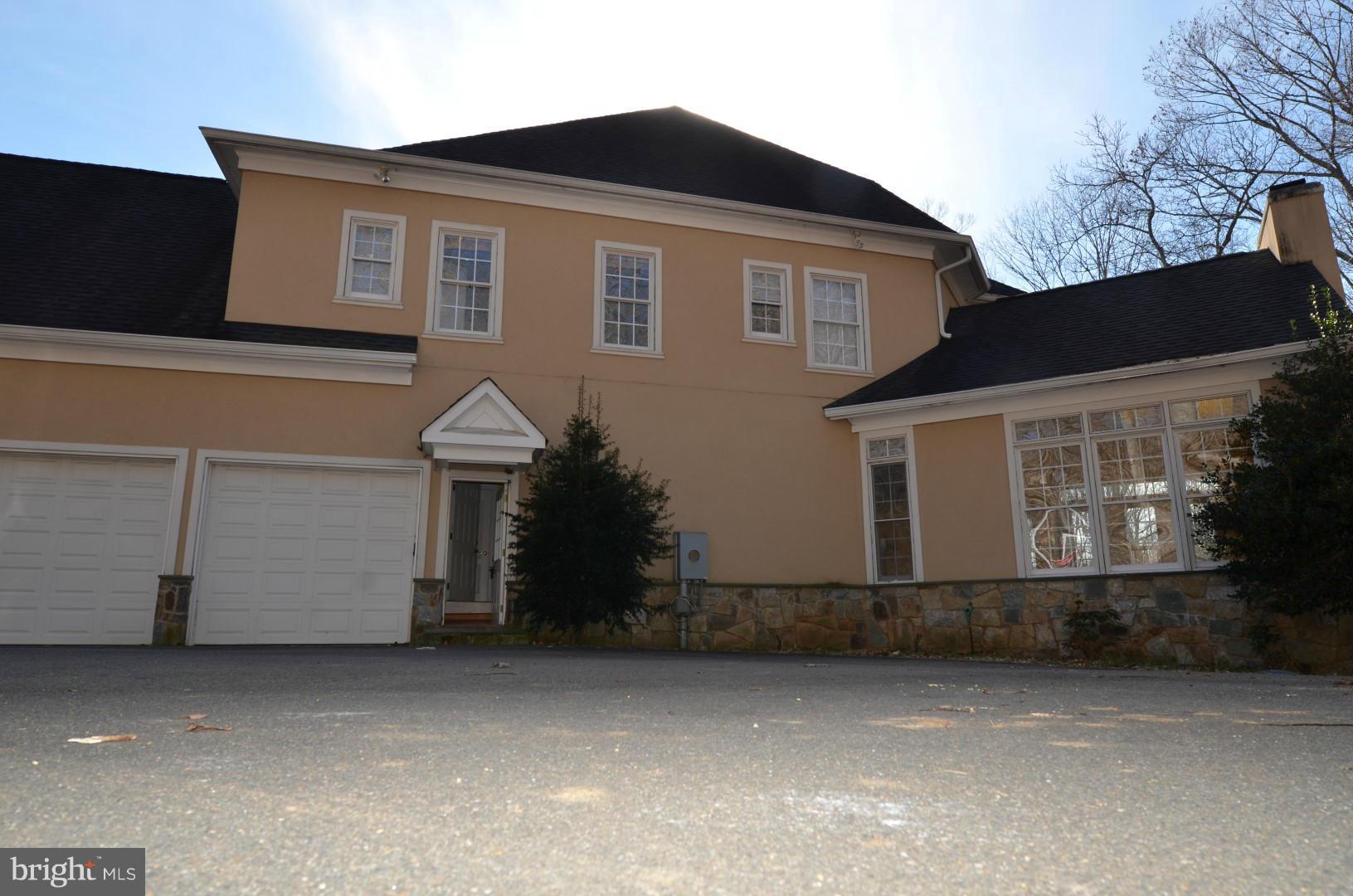 6434 Carters Run Road Marshall, VA 20115 - Photo 5 of 29 a front view of a house with a yard