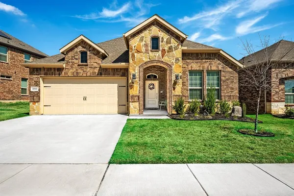 $2,200 | 10505 Amarillo Lane, Aubrey, TX 76227