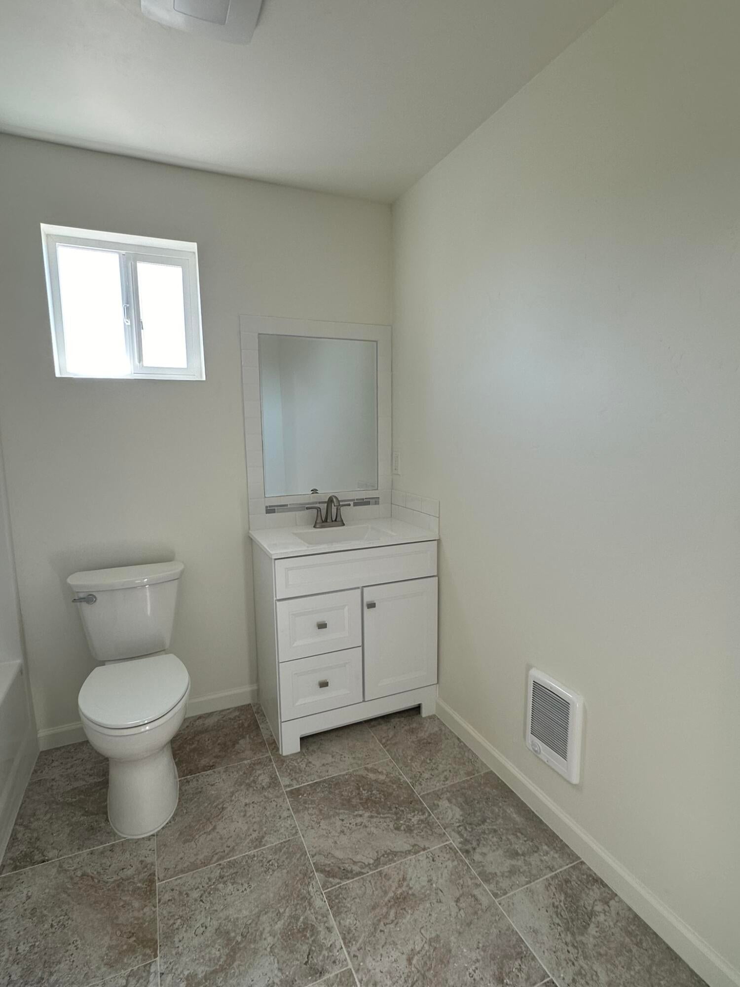 655 Scenic Loop Culver, OR 97734 - Photo 23 of 31 spare bath