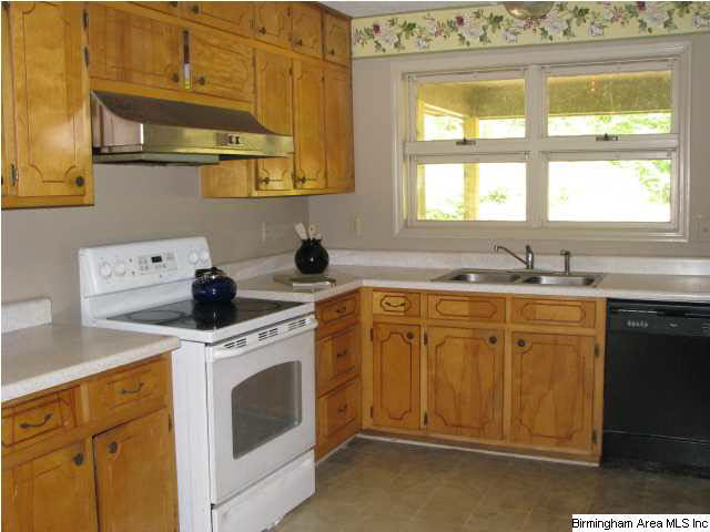 629 Delta Street Bessemer, AL 35020 - Photo 5 of 9