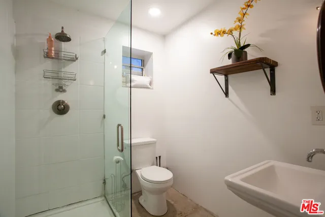 $8,000 | 1147 Wilcox Place, Los Angeles, CA 90038