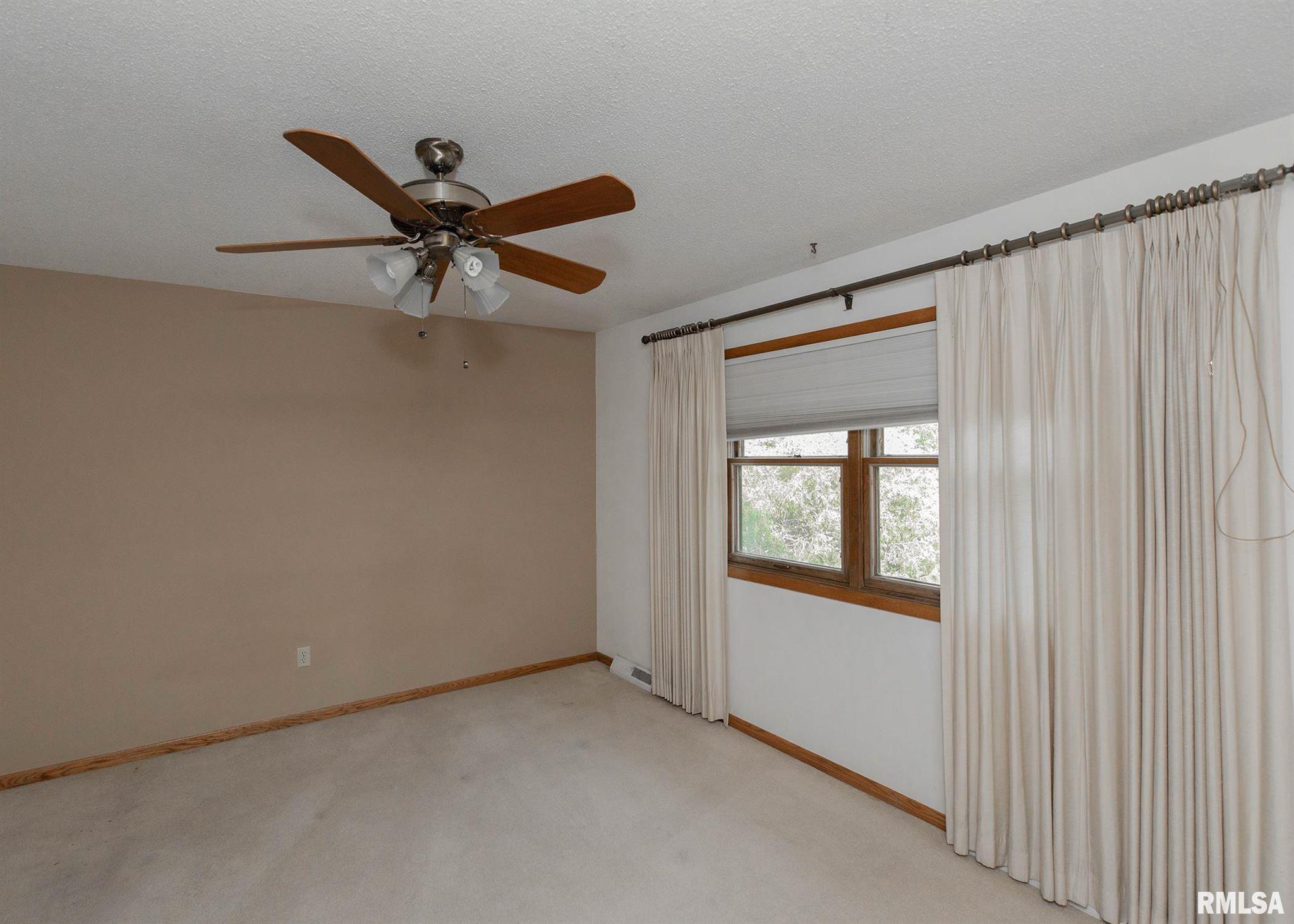 4237 Spring Street Davenport, IA 52807 - Photo 14 of 39 Gallery Image 14