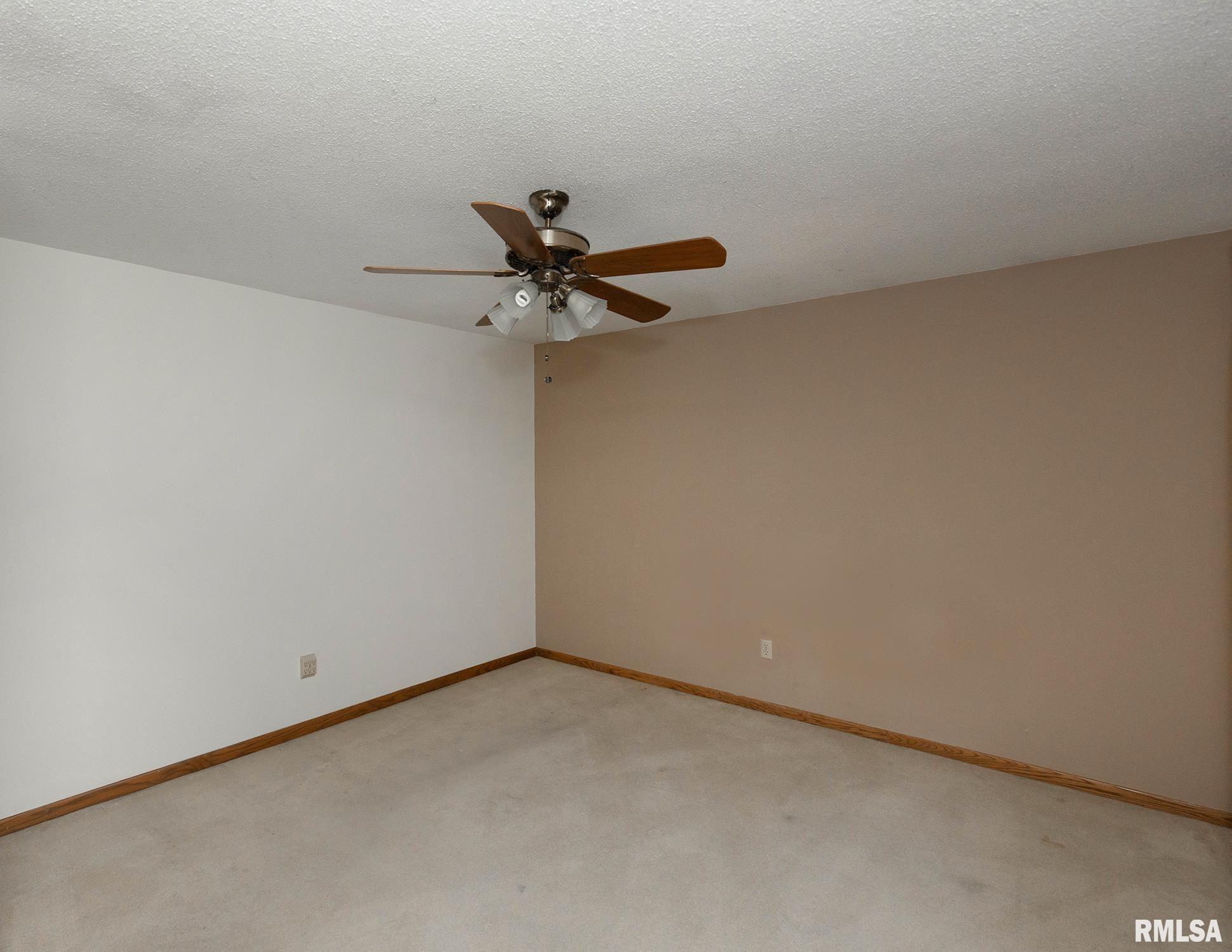 4237 Spring Street Davenport, IA 52807 - Photo 17 of 39 Gallery Image 17