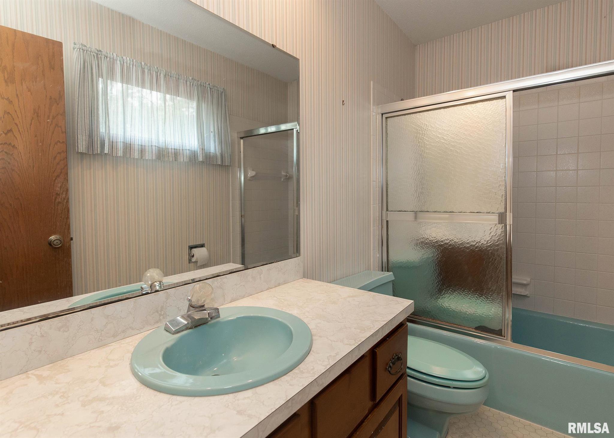4237 Spring Street Davenport, IA 52807 - Photo 19 of 39 Gallery Image 19