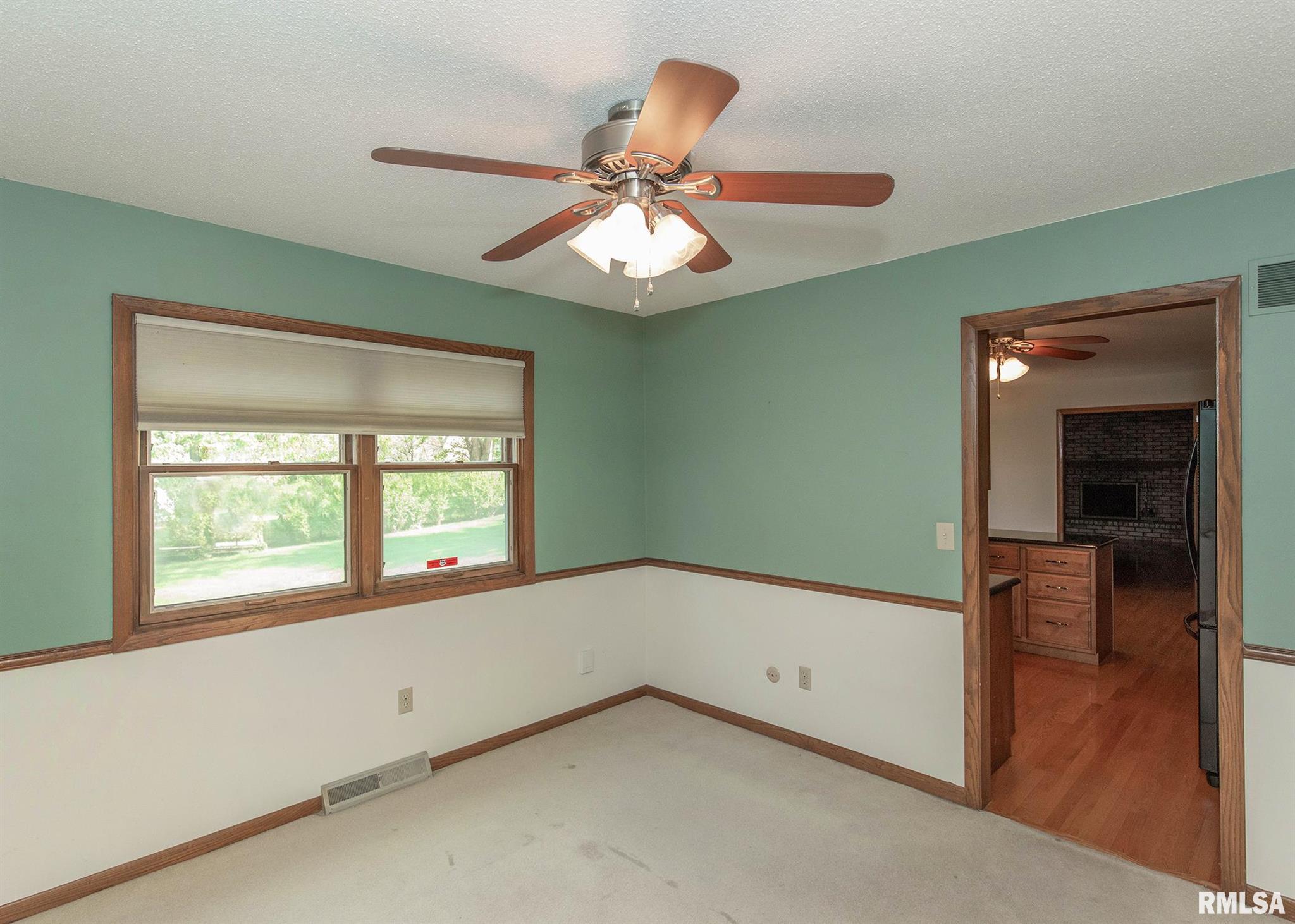 4237 Spring Street Davenport, IA 52807 - Photo 22 of 39 Gallery Image 22