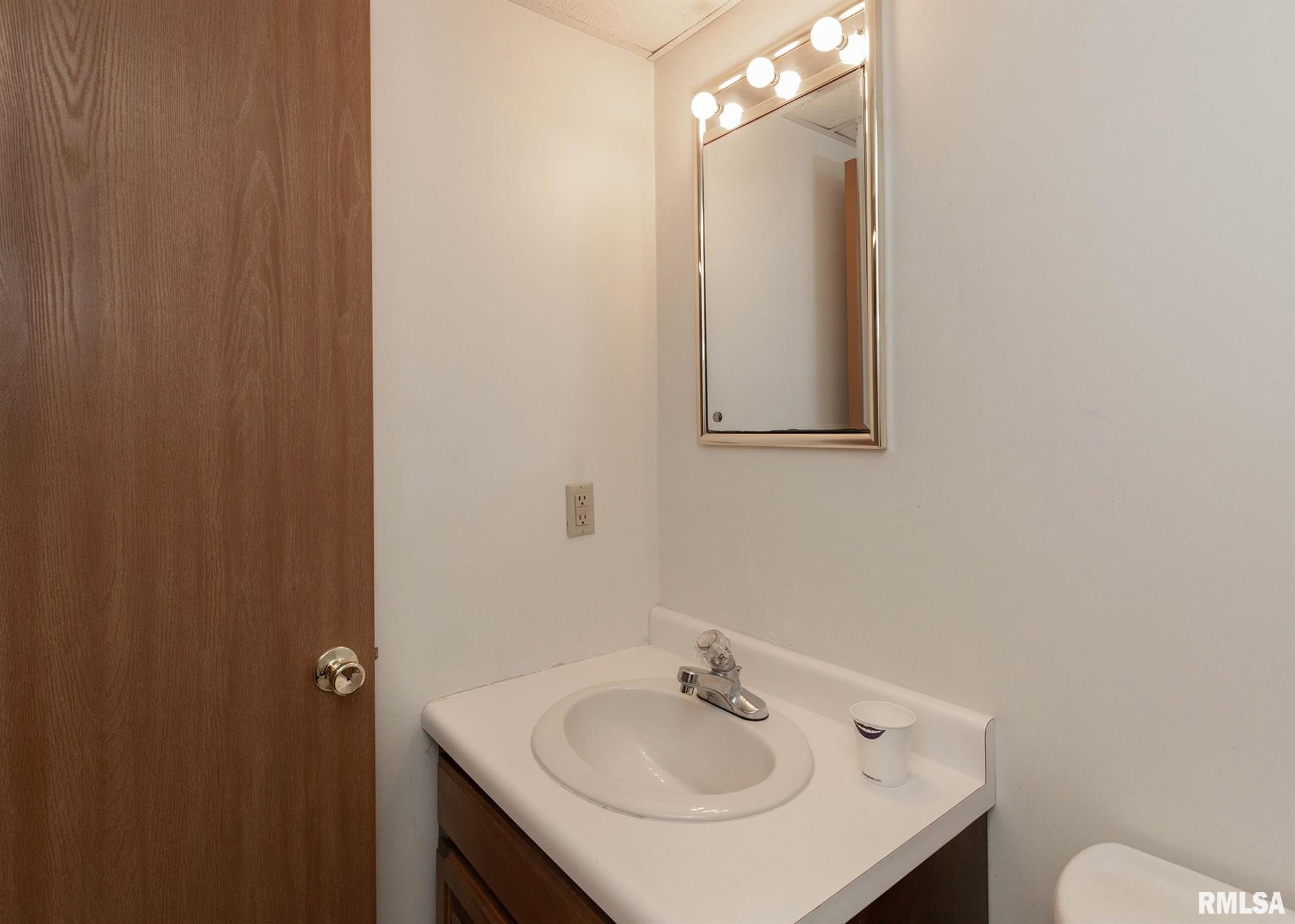 4237 Spring Street Davenport, IA 52807 - Photo 35 of 39 Gallery Image 35