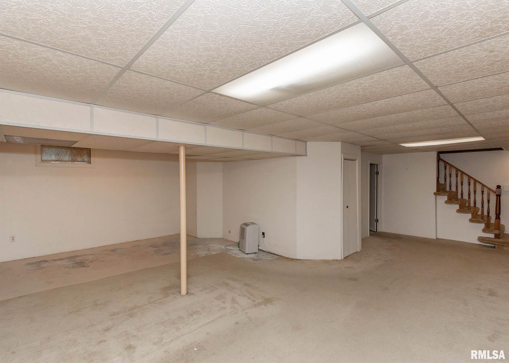 4237 Spring Street Davenport, IA 52807 - Photo 37 of 39 Gallery Image 37