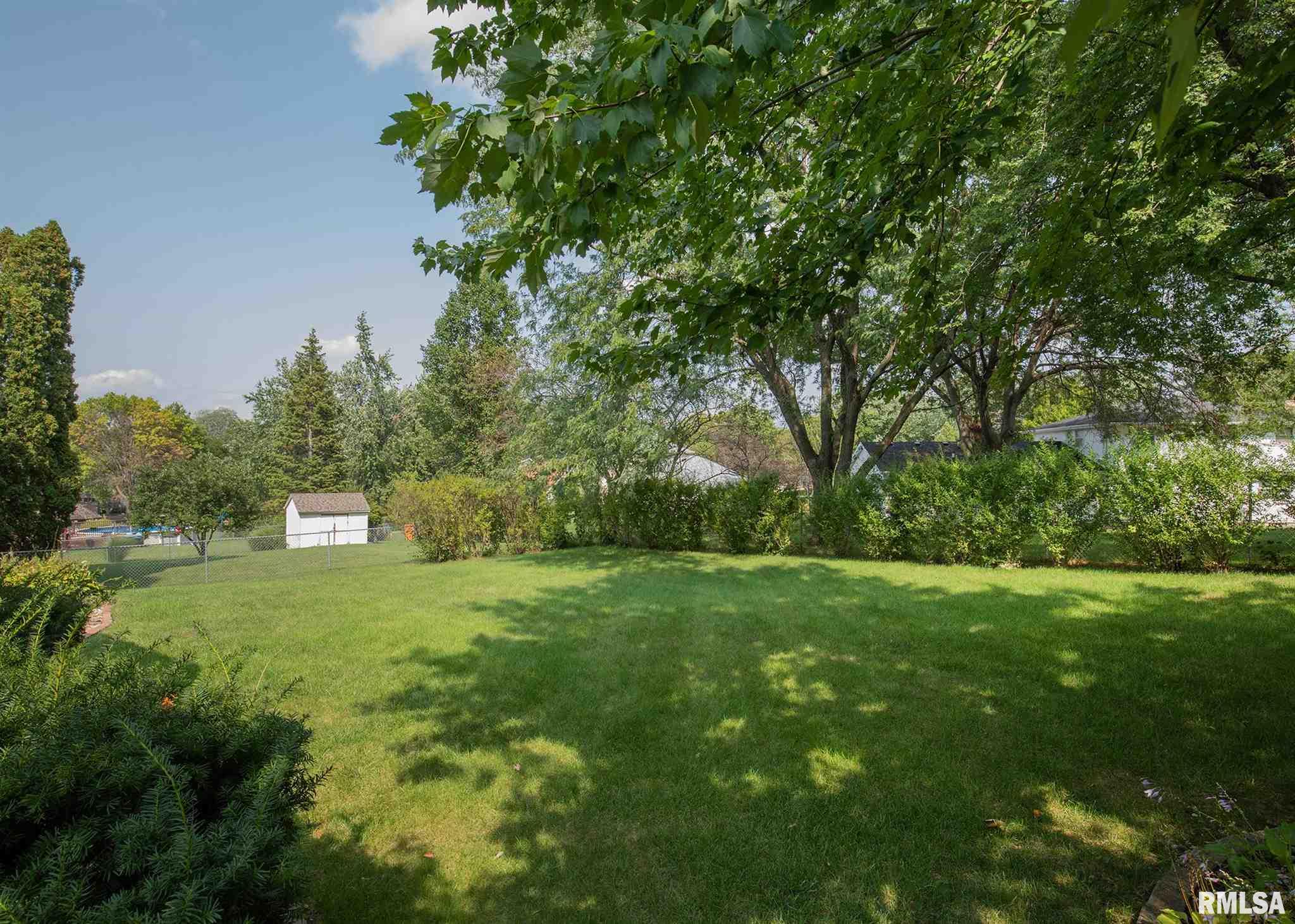4237 Spring Street Davenport, IA 52807 - Photo 5 of 39 Gallery Image 5