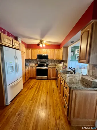 $395,000 | 302 Cliffside Drive, Unit GARAGE G82, Torrington, CT 06790