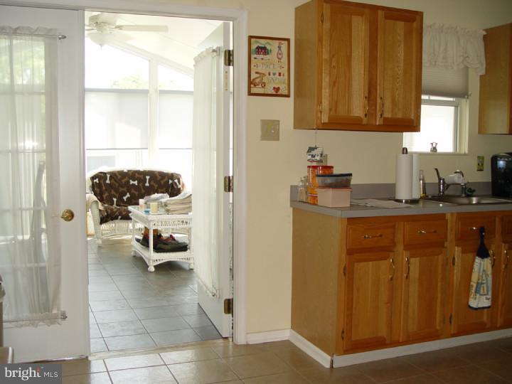 905 South Fairview Street Riverside, NJ 08075 - Photo 3 of 18