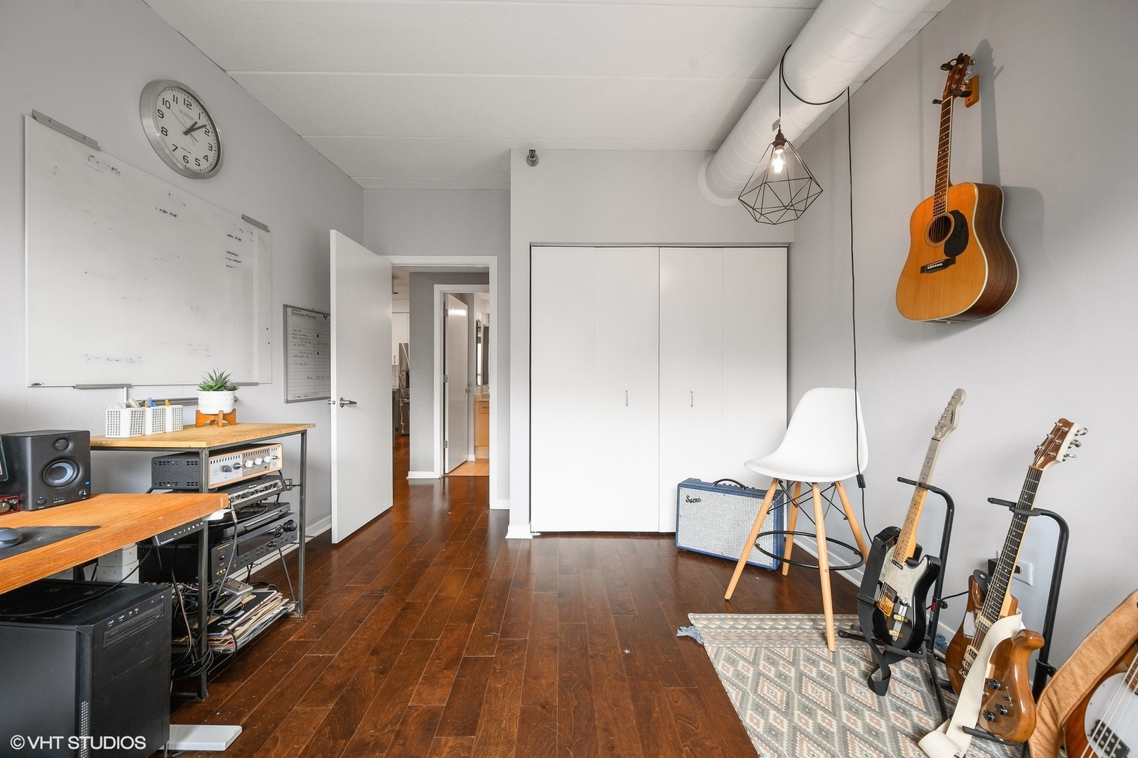 1100 West Montrose Avenue, Unit 305 Chicago, IL 60613 - Photo 12 of 17