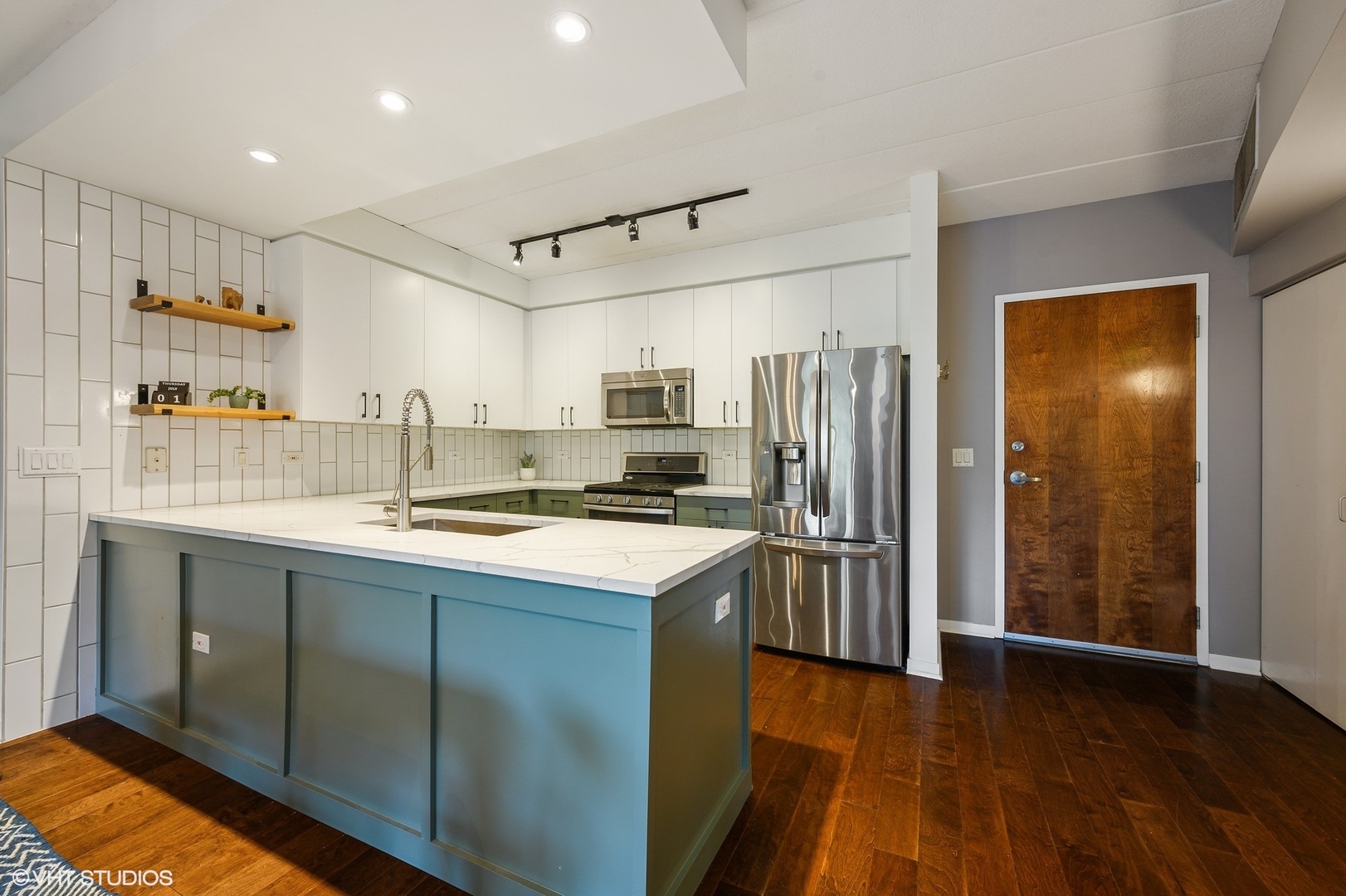 1100 West Montrose Avenue, Unit 305 Chicago, IL 60613 - Photo 6 of 17