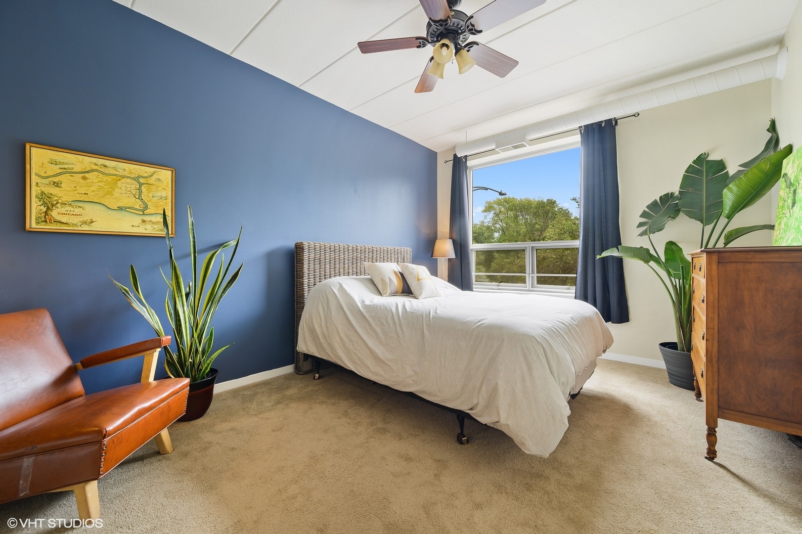 1100 West Montrose Avenue, Unit 305 Chicago, IL 60613 - Photo 8 of 17