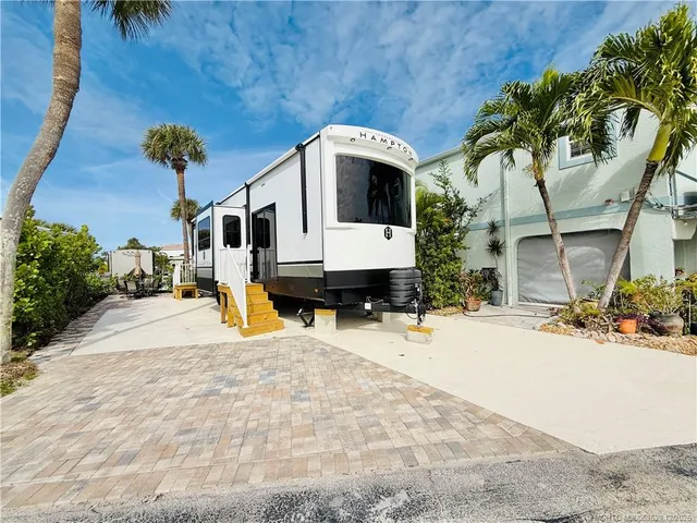 $1,999 | 10725 South Ocean Drive, Unit 393, Jensen Beach, FL 34957