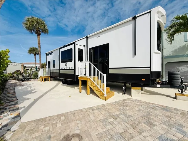 $1,999 | 10725 South Ocean Drive, Unit 393, Jensen Beach, FL 34957