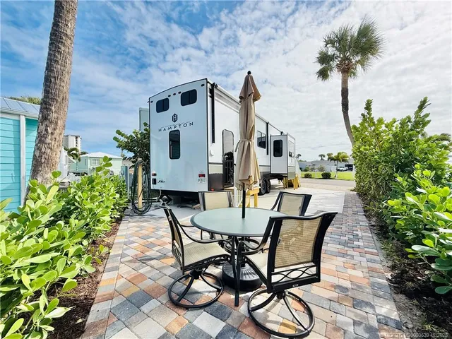 $1,999 | 10725 South Ocean Drive, Unit 393, Jensen Beach, FL 34957