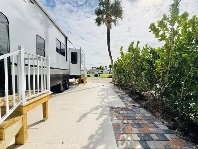 $1,999 | 10725 South Ocean Drive, Unit 393, Jensen Beach, FL 34957