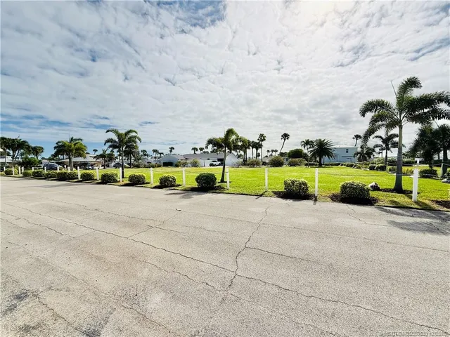 $1,999 | 10725 South Ocean Drive, Unit 393, Jensen Beach, FL 34957