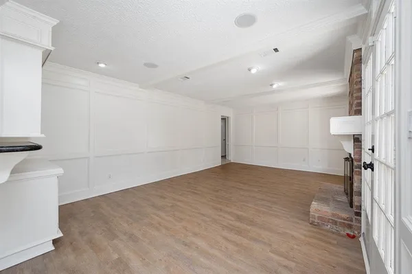 $2,700 | 9311 New Forest Road, Spring, TX 77379