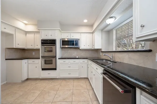 $2,700 | 9311 New Forest Road, Spring, TX 77379