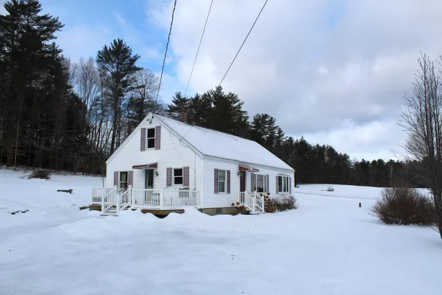 $275,000 | 1447 Augusta Road, Belgrade, ME 04917