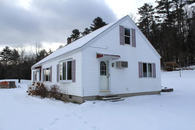 $275,000 | 1447 Augusta Road, Belgrade, ME 04917