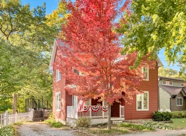 $375,000 | 9402 Sproat Avenue, Oak Lawn, IL 60453