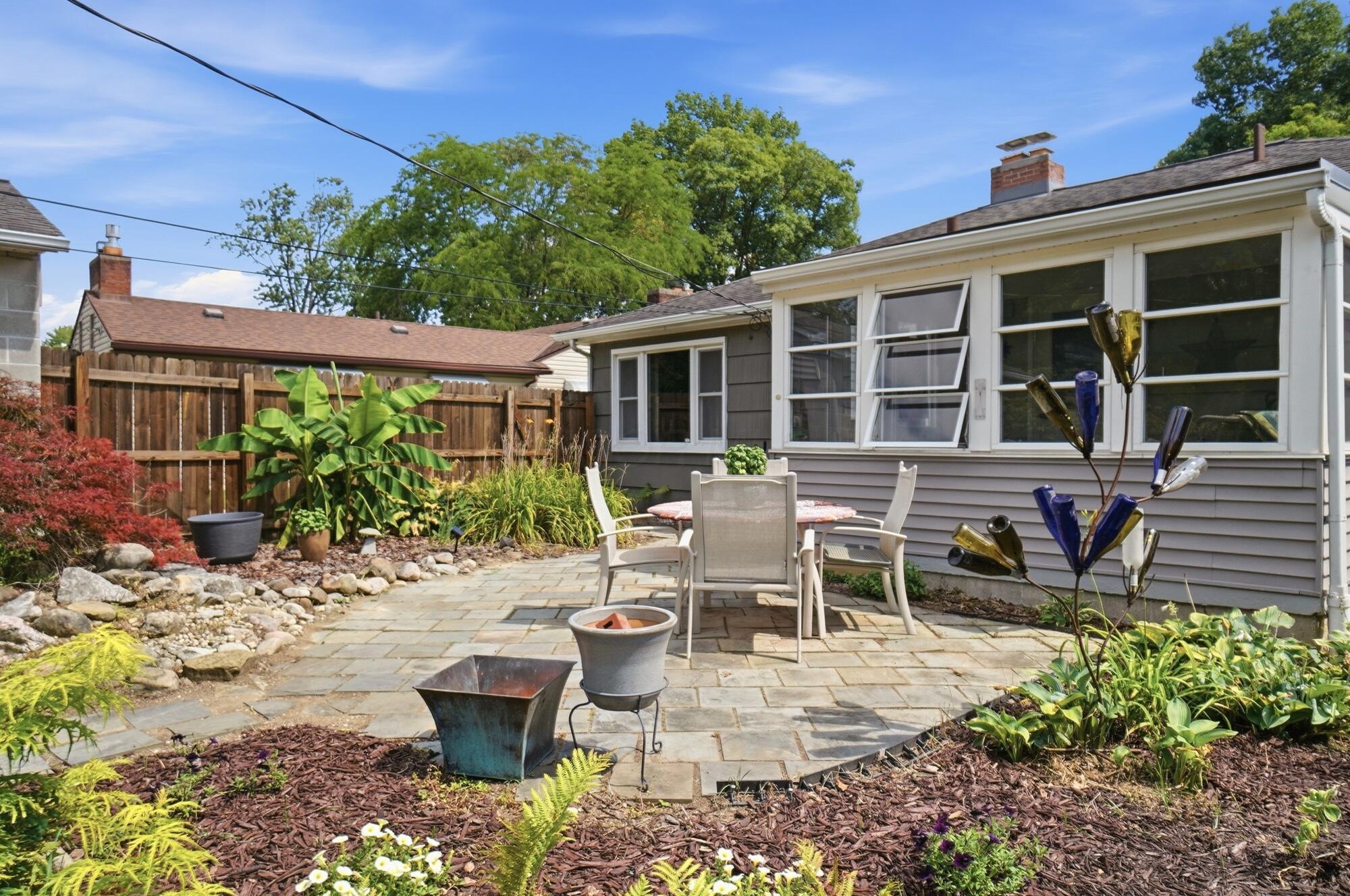622 East Beaumont Road Columbus, OH 43214 - Photo 49 of 56 Patio