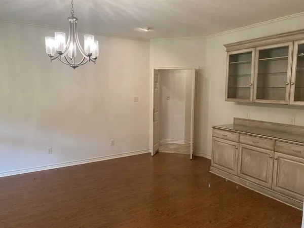 a view of empty room with window
