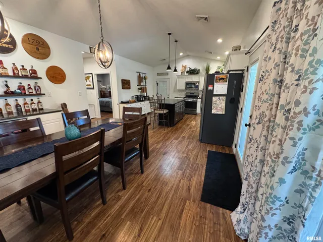 $250,000 | 1656 East County Road 1125 East, Cisne, IL 62823