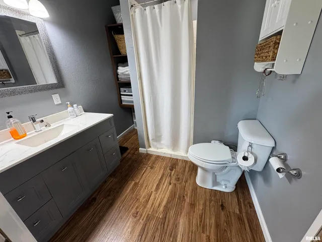 $250,000 | 1656 East County Road 1125 East, Cisne, IL 62823