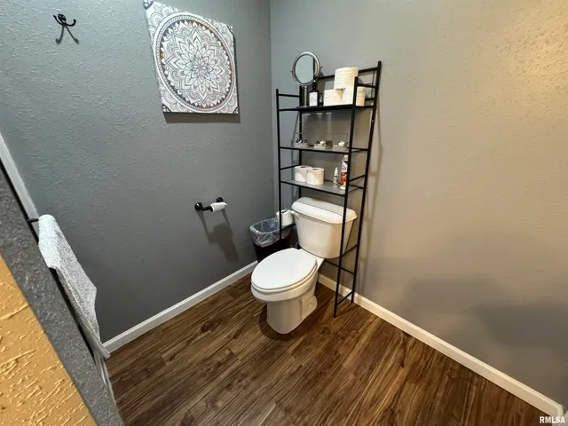 $250,000 | 1656 East County Road 1125 East, Cisne, IL 62823